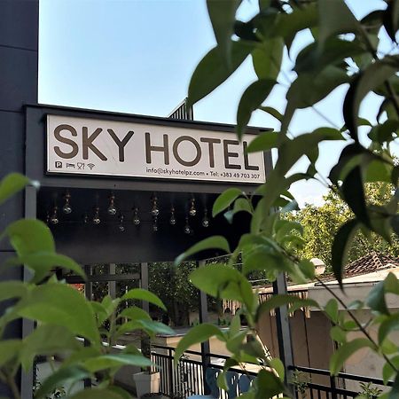 Sky Hotel 普里兹伦 外观 照片