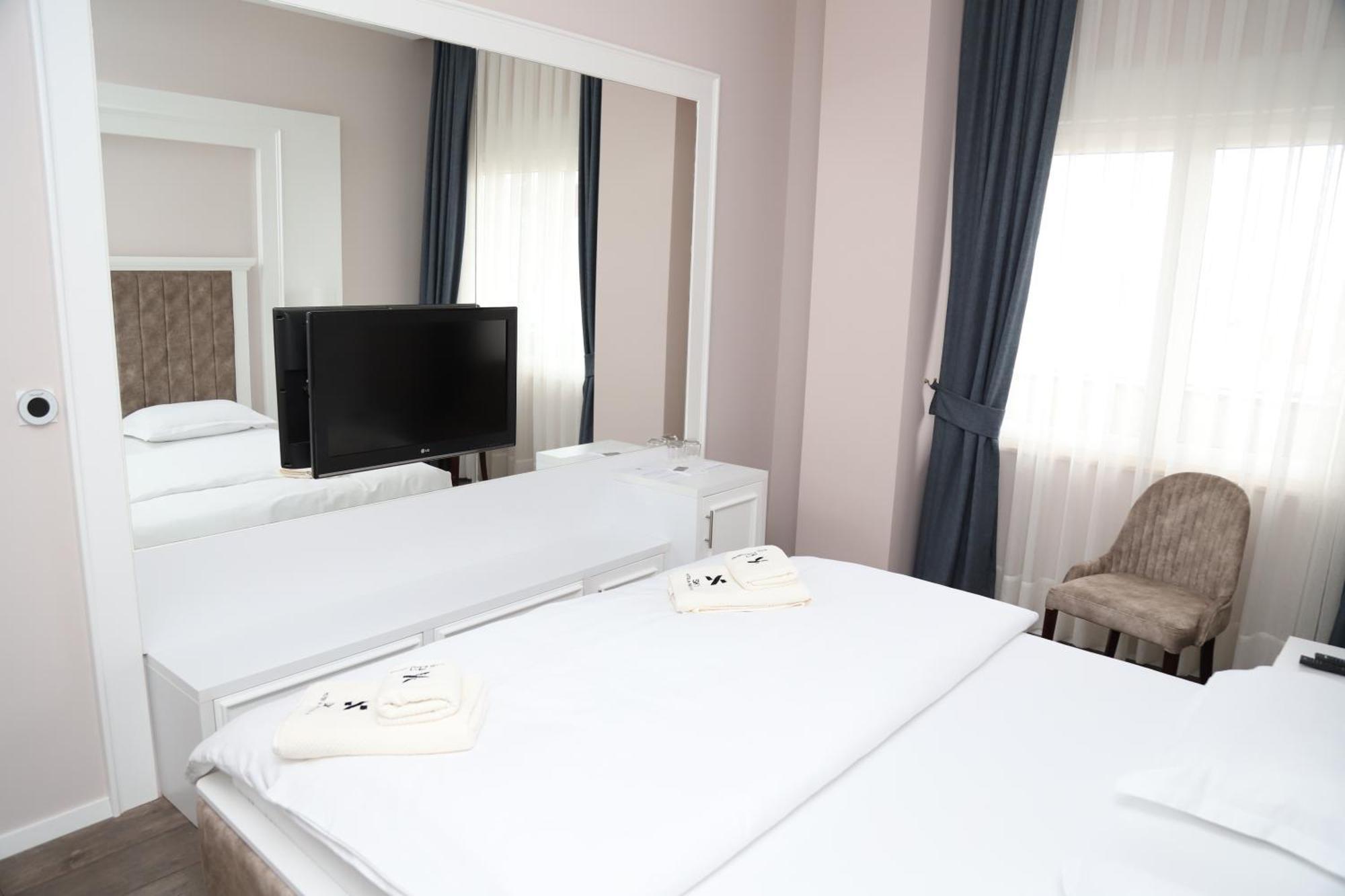 Sky Hotel 普里兹伦 外观 照片