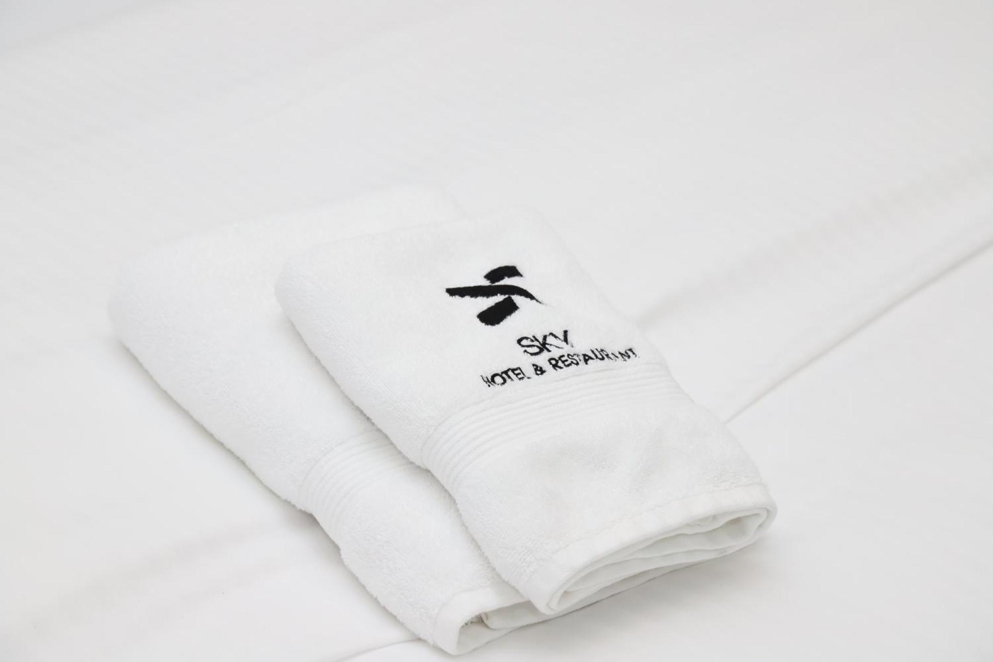 Sky Hotel 普里兹伦 外观 照片