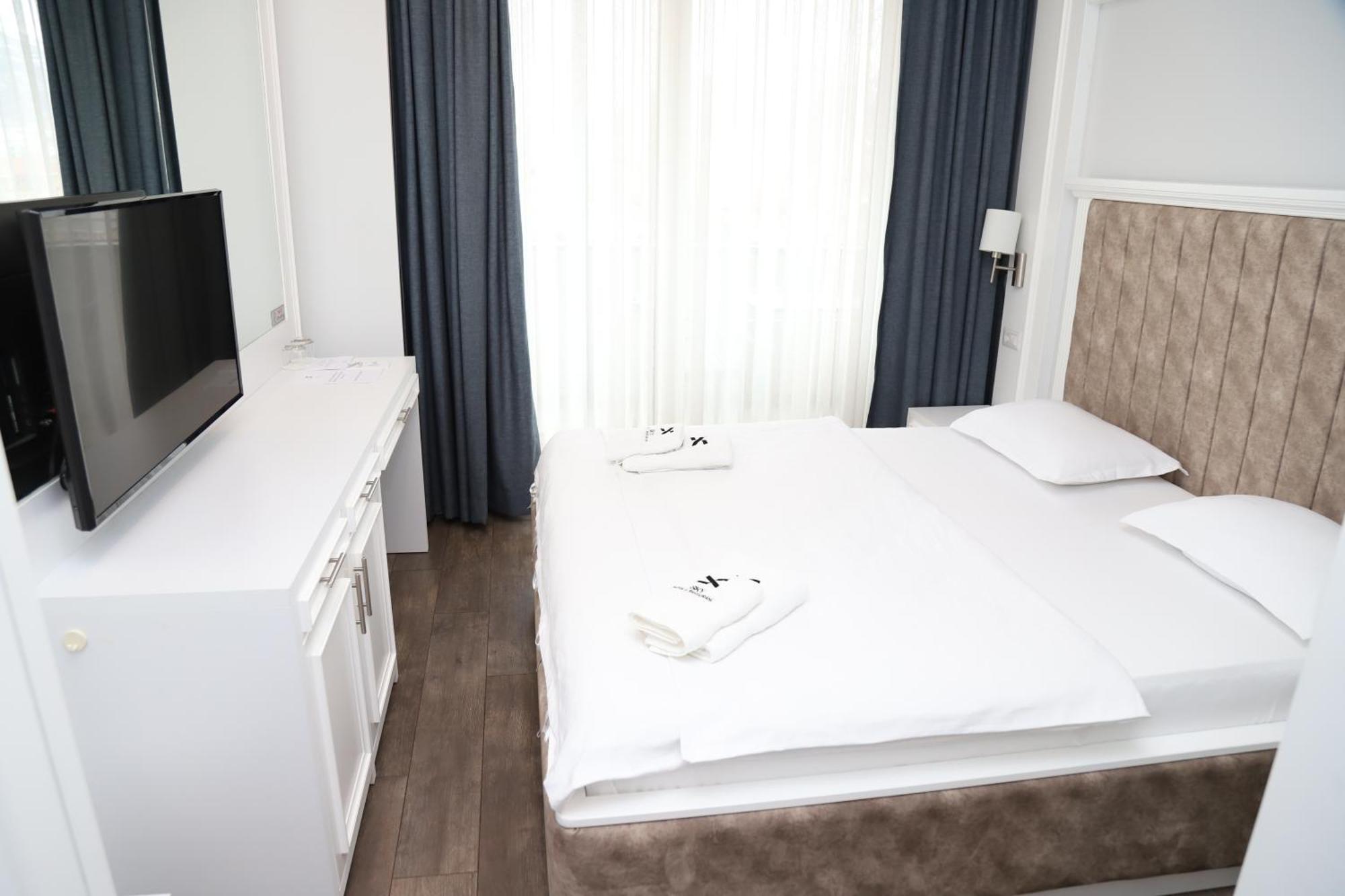 Sky Hotel 普里兹伦 外观 照片