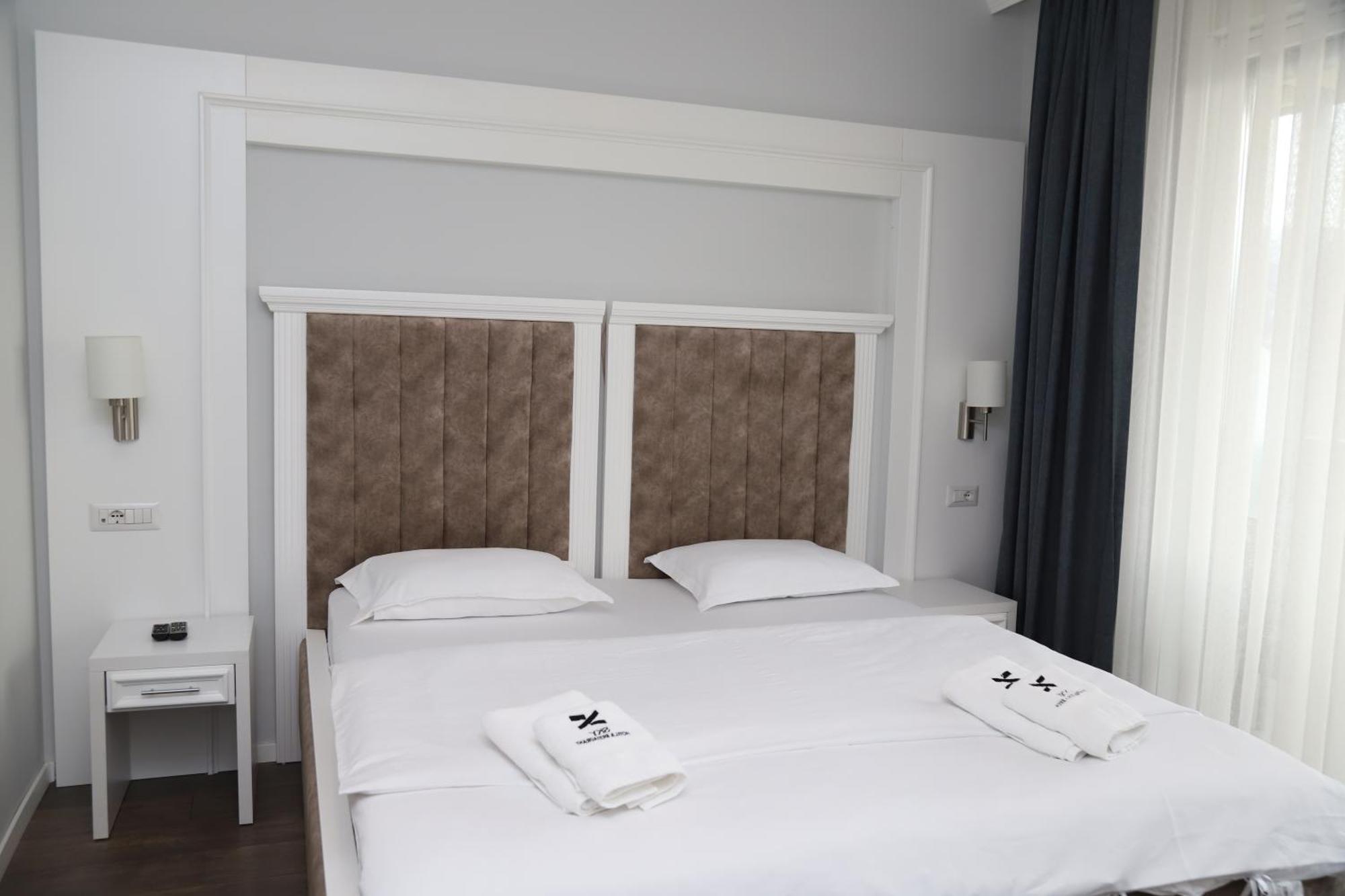 Sky Hotel 普里兹伦 外观 照片