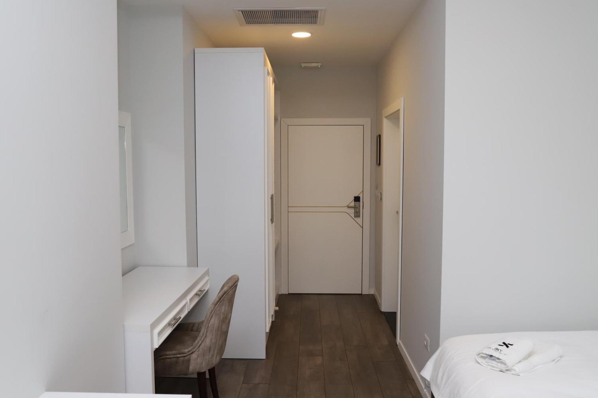 Sky Hotel 普里兹伦 外观 照片